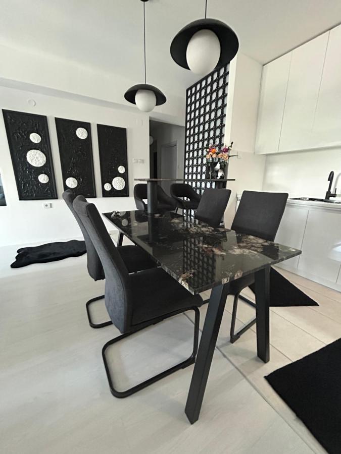 Sandev Apartments Black&White Štip Zewnętrze zdjęcie