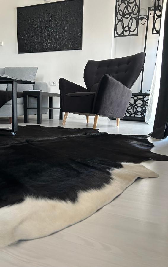 Sandev Apartments Black&White Štip Zewnętrze zdjęcie